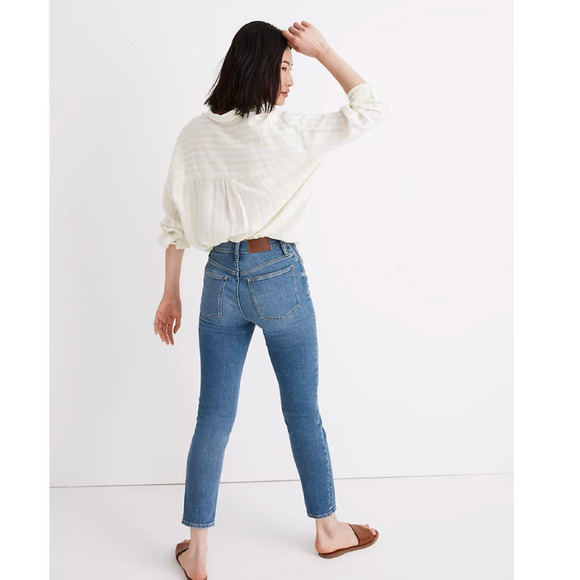 Madewell The Perfect Vintage Crop Jean in Sandford Wash: - Picture 2 of 15